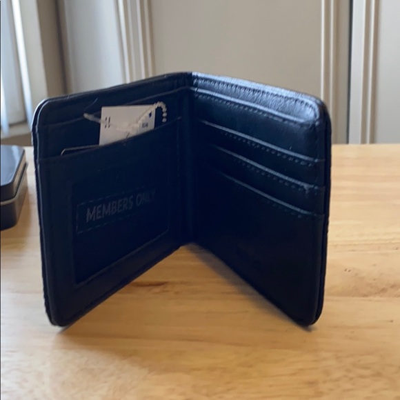 Members Only Wallet - Picture 4 of 5